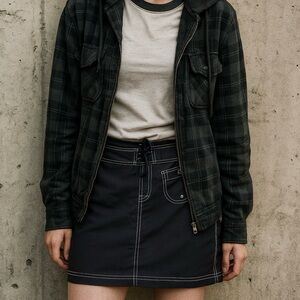 The North Face Women’s Overboard Classic Black Athletic Cargo Nylon Skirt Size 6